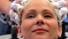 Zum Schluss noch zwei Klassiker, mit denen man immer richtig liegt - aber bitte nicht nur zum Muttertag! Haare waschen mit intensiver Kopfmassage - das fühlt sich auch bei Kinderhändchen toll an. Foto: dpa