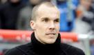ARCHIV: Fussball, 1. Bundesliga, 11. Spieltag, Hannover 96 - Hamburger SV, AWD-Arena, Hannover: Hannovers verletzter Torwart Robert Enke.(Foto vom 01.11.08). Landesweite Betroffenheit loeste der Selbstmord von Enke am 10. November aus - und das oeffentliche Bekenntnis seines Arztes und seiner Frau Teresa, dass er bereits seit Jahren an schweren Depressionen litt. Mit einer der groessten Trauerfeiern in der Geschichte der Bundesrepublik nahmen mehr als 35.000 Menschen im Stadion von Hannover 96 Abschied. Der 32-Jaehrige war von einem Zug erfasst und getoetet worden. (zu ddp-Text) Foto: Nigel Treblin/ ddp
 Foto: ddp
