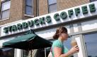 Vor allem die US-Amerikaner zog es häufiger in die Starbucks-Läden. Foto: Matthew Cavanaugh Foto: dpa