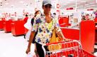 Haben sie Angela Merkel schon mal im Aldi getroffen? In den USA können Normalsterbliche der First Lady schon mal beim Shoppen über die Schulter schauen. Michelle Obama wurde hier beim Einkaufen in Alexandria von einem Fotografen überrascht. Foto: dapd