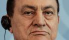 Ägyptens Ex-Präsident Husni Mubarak muss weiter in Haft bleiben. Der Generalstaatsanwalt verlängerte die Untersuchungshaft um 15 Tage. Mubarak wird in wird Korruption vorgeworfen. Zudem soll er Gewalt gegen Demonstranten angeordnet haben. Der 82-Jährige wurde am 13. April festgenommen. Foto: dpa