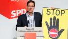 Der bayerische SPD-Chef Florian Pronold attackierte die Haltung von Kanzlerin Angela Merkel in der Guttenberg-Affäre. Die Resozialisierung hat beim Schäuble ja schon geklappt. Wer erinnert sich noch:Schwarzgeldkoffer, Spende! Und dann sagt die Merkel: Ich habe ihn ja nicht als Schwarzgeldkofferträger eingestellt, sondern als Finanzminister. Horst Seehofer sei ein politischer Geisterfahrer und Lügenbaron, der es schaffe, auf der Autobahn zu wenden, unter anderem bei den Themen Nichtraucherschutz und Gentechnik. Foto: dpa