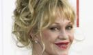 Hollywoodschauspielerin Melanie Griffith ist die Tochter von Hitchcock-Schauspielerin Tippi Hedren. Bereits mit 12 drehte sie ihren ersten Film. Im zarten Atler von gerade einmal 14 Jahren begann sie mit dem 22-jährigen Don Johnson auszugehen. Ihn heiratete sie gleich zwei Mal (1976 und 1989). Seit den frühen 1980er Jahren, der Zeit ihrer größten Filmerfolge, hat Griffith immer wieder Probleme mit Alkohol und Drogen. Zuletzt checkte die Ehefrau von Antonio Banderas im vergangenen Jahr in einer Entzugsklinik ein. Foto: dpa