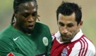 Alou Diarra (l.) spielte von 2000 bis 2002 bei den Bayern-Amateuren ist und nun mit 28 Jahren in Bordeaux sogar Kapitän. Das ist für mich wie das Siebte Weltwunder. Wenn mir jemand vor fünf Jahren gesagt hätte, dass er so eine Entwicklung nimmt, hätte ich bei einer Wette viel Geld verlieren können, meinte Manager Uli Hoeneß.
 Foto: dpa
