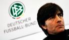 Bundestrainer Joachim Löw bei einer Pressekonferenz. Der Streit zwischen der sportlichen Leitung der Nationalmannschaft und der DFB-Spitze wurde als offiziell beigelegt erklärt. Foto: dpa