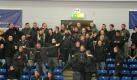 Fans des VfB Lübeck randalieren auf einer Tribüne der Sporthalle. Foto: Meincke/KBS Foto: dpa