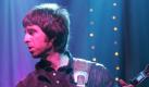 Noel Gallagher erarbeitet sich schnell den Ruf als einer der besten Songschreiber Großbritanniens. Mit ihrer dritten Single Live Forever erreichen Oasis erstmals die Top 10 in England. Das Debütalbum Definitely Maybe steigt im September 1994 direkt an der Spitze der Charts ein und wird das am schnellsten verkaufte Debütalbum aller Zeiten in England. In einer Umfrage im Jahr 2006 wurde die Platte als bestes britisches Album aller Zeiten gekürt - noch vor den Beatles. Foto: ddp