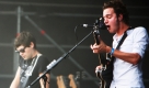Doch die jungs entschieden sich für ein Indie-Label. Die Vorab-Singles des ersten Albums Bullets und Munich sind in Großbritannien schnell ausverkauft, die Platte selbst (The Back Room, 2005) verhilft den Editors auch auf dem europäischen Festland zu Beachtung.  Foto: wikipedia
