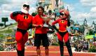 Der Spanier Rafael Nadal posiert im Vergnügungspark Disneyland Paris Seite an Seite mit Comicfiguren aus dem Film Die Unglaublichen. Der Tennis-Star gewann am Wochenende die French Open und thront nun auf Platz eins der Weltrangliste. Foto: ap