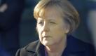 Bundeskanzlerin Angela Merkel wartet im Bundeskanzleramt auf die Ankunft des irischen Premierministers Enda Kenny.  Foto: dapd