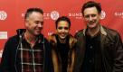 Michael Winterbottom (links), Regisseur des Films The Killer Inside Me, posiert mit den Hauptdarstellern Jessica Alba und Bill Pullman beim Sundance-Film-Festival in Utah. Foto: ap
