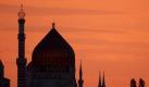 Märchenhafte Silhouette: Das Ex-Tabakkontor der Dresdner Zigarettenfabriken war 1909 vom Architekten Hammitzsch nach dem Vorbild des Mamelukengrabes des Kalifen Khair Bak in Kairo gebaut worden. Foto: Sebastian Kahnert Foto: dpa