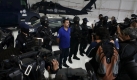 Die mexikanische Polizei präsentiert Ignacio Paez Soto (Mitte), genannt Nachillo Paez der Presse. Er soll Mitglied eines Drogenkartells sein. In Mexiko toben derzeit Kriege zwischen verschiedenen Drogenringen. Foto: ap