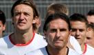 VfB-Trainer Bruno Labbadia (r) baut auf Christian Gentner. Foto: dpa