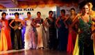 Models aus Myanmar haben sich für die Wahl zur Miss Yuzana Plaza 2011 aufgebrezelt. Die Gewinnerin trägt am Ende den Titel eines Einkaufszentrums in Yangon, dem Ort der Veranstaltung. Foto: dapd