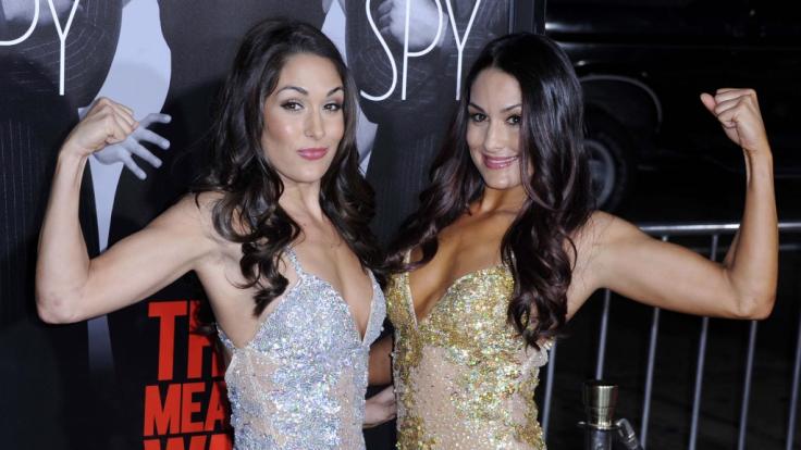Die Bella-Twins gehörten jahrelang zum WWE-Inventar.