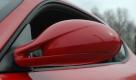 Der leichtere Porsche Cayman pirscht sich an den Evergreen 911 heran.  Foto: pi