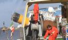 Elf Tage nach dem Unfall der «Costa Concordia» kann die Vorbereitung für das Abpumpen des Schweröls beginnen. Foto: Enzo Russo Foto: dpa