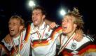 Thomas Berthold (Mitte) spielte im Endspiel von Rom im defensiven Mittelfeld. Nach einem Job als Manager von Fortuna Düsseldorf (2004 bis 2005) ... Foto: imago