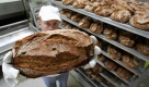 Durch die künstliche Jodierung von Futter und Lebensmittel nehmen wir Jod auch über Brot, Eier und Milchprodukte auf. Foto: ddp