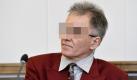 «Ich darf das als Vater»: Mit diesen Worten hat der 48-jährige Familienvater Detlef S. aus Fluterschen im Westerwald den Missbrauch der leiblichen Tochter begründet. Es soll am Tag ihres zwölften Geburtstags begonnen haben. Nachdem die Kinder die Geburtstagsfeier verlassen hatten, zwang er das Mädchen, sich aufs Bett zu legen, heißt es in der Anklage. Zudem soll er seine Stiefkinder jahrzehntelang missbraucht und geschlagen haben.
 Foto: dpa