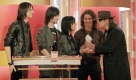 Johannes Stolle, Andreas Nowak, Stefanie Kloß und Thomas Stolle alias Silbermond haben in ihrer Karriere schon etliche Auszeichnungen abgesahnt. Den Bild-Osgar 2007 in der Kategorie Musik überreichte ihnen Altrocker Udo Lindenberg. Foto: dpa