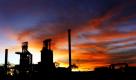 Der Stahlkonzern ThyssenKrupp hat im zweiten Geschäftsquartal seinen Erholungskurs fortgesetzt. Vor Steuern erzielte das Traditionsunternehmen nach eigenen Angaben einen Gewinn von 191 Millionen Euro. Vor einem Jahr hatte es an dieser Stelle wegen der Wirtschaftskrise einen Verlust von 455 Millionen Euro verbucht. Foto: dpa