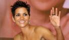 Sie war die erste afro-amerikanische Schauspielerin, die einen Oscar als beste Hauptdarstellerin erhielt - zu Recht, denn in der Rolle der vom Schicksal gebeutelten Kellnerin in Monsters Ball war Halle Berry einfach großartig. Aber dank einer schlechte Rollenwahl katapultierte sich der neue Stern am Hollywood-Himmel schnell ins Abseits. Für Catwoman bekam sie sogar die Goldene Himbeere. Aber es geht wieder aufwärts: Sie ist 2011 für einen Golden Globe nominiert.  Foto: dpa