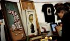 Junge urbane Kunst und außergewöhnliche Designs sind die Markenzeichen des Holy Shit Shoppings. Christbaumschmuck und Weihnachtssterne suchen Sie hier vergebens. Foto: Holy Shit Shopping