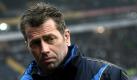 In Leverkusen galt Michael Skibbe als Liebling der Mannschaft. Alle waren mit dem Tranier per Du. In Frankfurt hat sich zumindest die Anrede geändert:Michael Skibbe wird von den Spielern gesiezt, bestätigte Pressesprecher Carsten Knoop auf news.de-Nachfrage. Foto: dpa