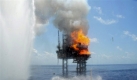 Nun ist auch noch Feuer ausgebrochen auf der West-Atlas-Bohrinsel 250 Kilometer nordwestlich von Australien. Seit Monaten kämpfen Spezialisten dort gegen ein Leck, aus dem Öl ins Meer sprudelt. Foto: ap