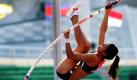 Die Thailänderin Sukanya Chomchuendee beim Stabhochsprung bei den Southeast Asian Games in Vientiane, Laos. Foto: ap