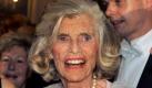 Eunice Kennedy Shriver beim Wiener Opernball am 28.01.2005 in New York. Die als Kämpferin für die Behinderten bekannte Kennedy-Schwester Eunice Shriver liegt schwerkrank in einer Klinik in Cape Cod (US-Staat Massachusetts). Der Zustand der 88 Jahre alte Gründerin der Paraolympischen Spiele wurde am Samstag (08.08.2009) als «kritisch» beschrieben. Shriver gehört zu den nur noch drei lebenden einst neun Geschwistern des Kennedy-Clans.
 Foto: dpa
