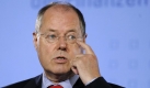Finanzminister Peer Steinbrück (SPD) machte die Wirtschaftskrise sein ehrgeizigstes Ziel zunichte: einen Bundeshaushalt ohne Neuverschuldung vorzulegen. Doch der 62-Jährige bewies sich als Bankenretter und brachte Steuersenkungen für Unternehmen, die Reform der Erbschaftsteuer sowie Entlastungen für die Bürger auf den Weg. Seine laxen Sprüche brachten ihm aber oft Ärger ein - etwa im Kampf gegen Steueroasen. Neue Amtszeit: Im Falle einer SPD-Regierung sehr wahrscheinlich. Foto: dpa