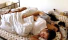 Guten Morgen! Sie wollen die ersten Homosexuellen der Welt sein, die in der Luft heiraten. Die Werbung für ihren Hochzeitsflug ist für Aleks und Shantu derzeit ein anstrengender Fulltime-Job - und hört auch im Schlaf nicht auf. Foto: privat
