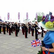Queen startet mit Pferderennen in Feierwochenende (Foto)