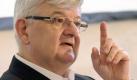 Er ist das Paradebeispiel für den fachfremden Politiker: Joschka Fischer (Die Grünen). Auch wenn er mittlerweile nicht mehr als Politiker tätig ist, so war auch er einmal Vizekanzler und Außenminister Deutschlands. Überraschenderweise, ohne jemals studiert zu haben. Eine Fotografenlehre brach er ab, danach hat Fischer als Übersetzer und Spielwarenverkäufer gearbeitet. Vor seiner Politikerkarriere war er zudem als Taxifahrer unterwegs. Foto: dpa