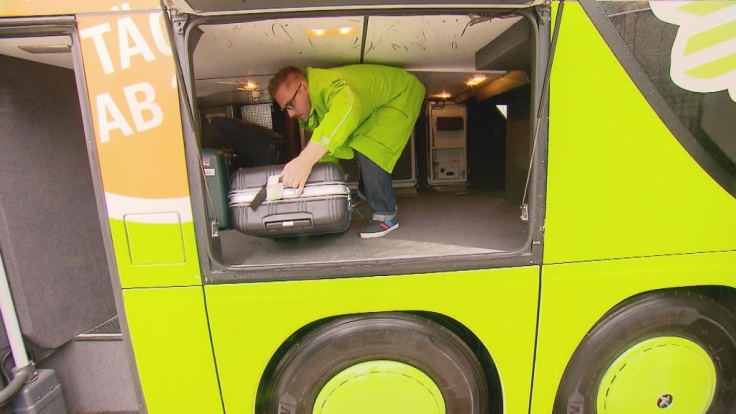 Kofferpacken: Dieser Teil seines Unternehmens ist für André Schwämmlein eher ungewohnt.
