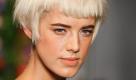  Agyness Deyn (24) ist in Los Angeles mit einem neuen Mann an der Seite beobachtet worden. Paparazzi machten bei einem Spaziergang durch Venice Beach Fotos von den beiden. Er hatte seinen Arm fest um Agyness gelegt. Um wen es sich bei dem blonden Begleiter der Laufstegschönheit handelt, weiß die Sun zwar nicht zu berichten, spekuliert aber, dass er Musiker sein könnte, denn Agyness scheint ein besonderes Faible für diese Berufsgruppe zu haben. So war sie unter anderem mit Josh Hubbard von den Paddingtons und mit Albert Hammond Jr. (The Strokes) zusammen. (dpa) Foto: dpa