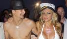 ARCHIV - Pamela Anderson und Kid Rock bei ihrer Hochzeitsparty in Saint-Tropez (Archivfoto vom 29.07.2006). «Baywatch»-Schauspielerin Pamela Anderson (39) lässt sich nach knapp vier Monaten Ehe wieder von Rockmusiker Kid Rock (35) scheiden. «Unüberbrückbare Differenzen» wurden den Scheidungspapieren zufolge vor einem Gericht in Los Angeles als Grund genannt. +++(c) dpa - Bildfunk+++ 
 Foto: dpa