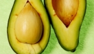Mit großem Abstand hat die Avocado von allen bekannten Obst- und Gemüsearten den höchsten Fettgehalt, nämlich 14,7 Gramm pro 100 Gramm. Das hat dem cremigen Fruchtfleisch auch den Beinamen Butter des Waldes eingebracht. Foto: istockphoto