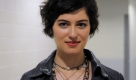 Esther Zimmering spielt die Janis Saloschnik, die Tochter der Toten. Sie scheint nicht die volle Wahrheit zu sagen. Foto: ard