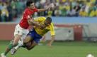 Kampf und Krampf gab es bei der Partie zwischen Brasilien und Portugal. Durch das 0:0 erreichten beide Teams das Achtelfinale. Foto: ap
