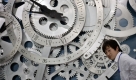 Ein riesiges Uhrwerk ist im Museum für Wissenschaft und Technik in Peking zu sehen. Das Museum wurde gerade wieder neu eröffnet. Am Umbau hatten auch Architekten aus den USAmitgewirkt. Foto: ap