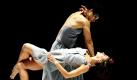 Tänzer der brasilianischen Formation Quasar Companhia de Danca tanzen in Wolfsburg während einer Fotoprobe ihr Programm Ceu na Boca. Die Europapremiere ist Teil der Movimentos-Festwochen, die noch bis zum 13. Juni stattfinden. Foto: ddp