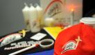 Auch die päpstliche Werbemaschinerie wurde in Gang gesetzt. Fanartikel gibt es in Form von Stiften für zwei Euro über T-Shirts, Einkaufstaschen und Baseball-Caps bis hin zur Goldmünze, die mit 134,90 Euro zu Buche schlägt. Foto: dpa