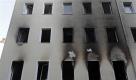 Bei einem Brand in einem Wohnhause in Berlin Neuköln sind am frühen Samstagmorgen drei Menschen ums Leben gekommen. Wie die Feuerwehr mitteilte, sprang am Morgen nach dem Ausbruch des Feuers in Neukölln ein Bewohner aus einem Fenster in der ersten Etage und erlitt tödliche Verletzungen. Die beiden anderen Menschen seien nach ersten Erkenntnissen in einer Wohnung in demselben Obergeschoss gefunden worden. Foto: ap