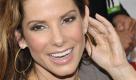 Sandra Bullock eröffnet Klinik in New Orleans
Vorspann: 	
Text: 	

New Orleans (apn) Oscar-Gewinnerin Sandra Bullock hat am Jahrestag des Hurrikans «Katrina« in New Orleans eine Klinik eröffnet. Gemeinsam mit Politikern und Lehrern durchschnitt sie das Band am Eingang der Klinik, die auf dem Gelände einer Schule liegt. Bullock hatte bereits zuvor die Warren Easton Charter High School, die älteste öffentliche Schule der Stadt, finanziell unterstützt. Die größten Geldgeber für die Klinik waren neben Bullock die Kellogg-Stiftung und die Stiftung des Footballteams San Francisco 49ers. In der Klinik, die im Herbst den Betrieb aufnehmen soll, werden kostenlose medizinische und zahnmedizinische Behandlungen angeboten.

© 2010 The Associated Press. Alle Rechte Vorbehalten - All Rights Reserved Foto: dpa