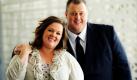 Melissa Mc Carthy (Gilmore Girls) und Billy Gardell (Bad Santa) posieren in Beverly Hills bei einem Fototermin für ihre gemeinsame Serie Mike  Molly. In dem neuen Comedy-Format lernen sich Mike und Molly kennen, als sie die Anonymen Vielesser besuchen, um abzunehmen. Die Idee stammt von Erfolgsproduzent Chuck Lorre, der bereits Comedy-Serien wie Two and a Half Men und The Big Bang Theory auf den Weg brachte. Foto: ap