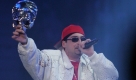 Beim Gesangwettbewerb 'Bundesvision Song Contest' präsentiert sich der Sänger Sido am Samstag (12.02.2005) in der Arena Oberhausen ohne Maske, singt das Lied 'Mama ist stolz' und vertritt damit die Hauptstadt Berlin. Bei dem Wettbewerb, der live auf ProSieben präsentiert wird, handelt es sich um den ersten Grand Prix der Bundesländer. Ein Teil jedes Wettbewerbssongs muss auf deutsch gesungen werden. Den Sieger bestimmen die Zuschauer per Telefon-Voting.
 Foto: dpa